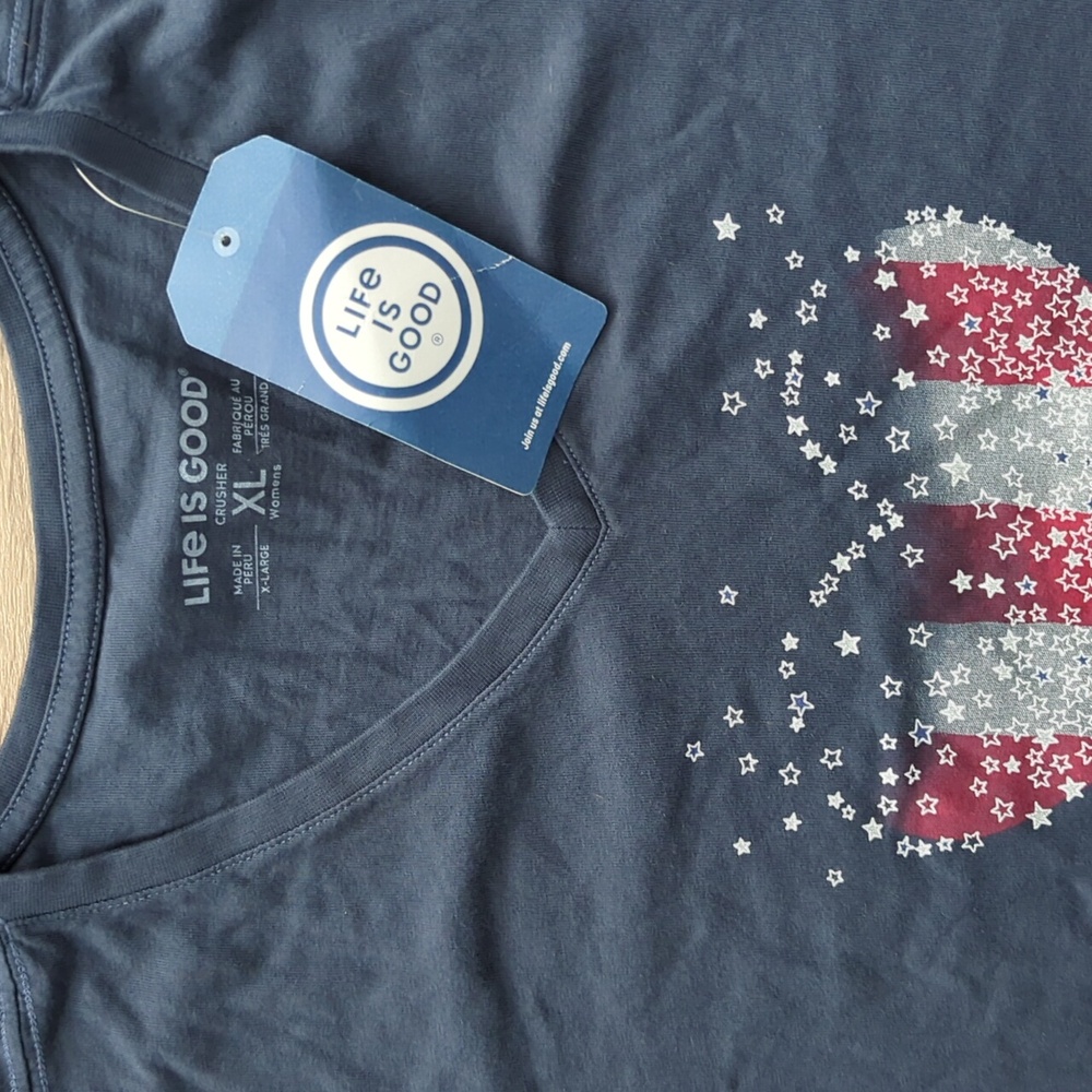 Life Is Good Heart Stars and Stripes Crusher Vee- XL - Picture 6 of 9